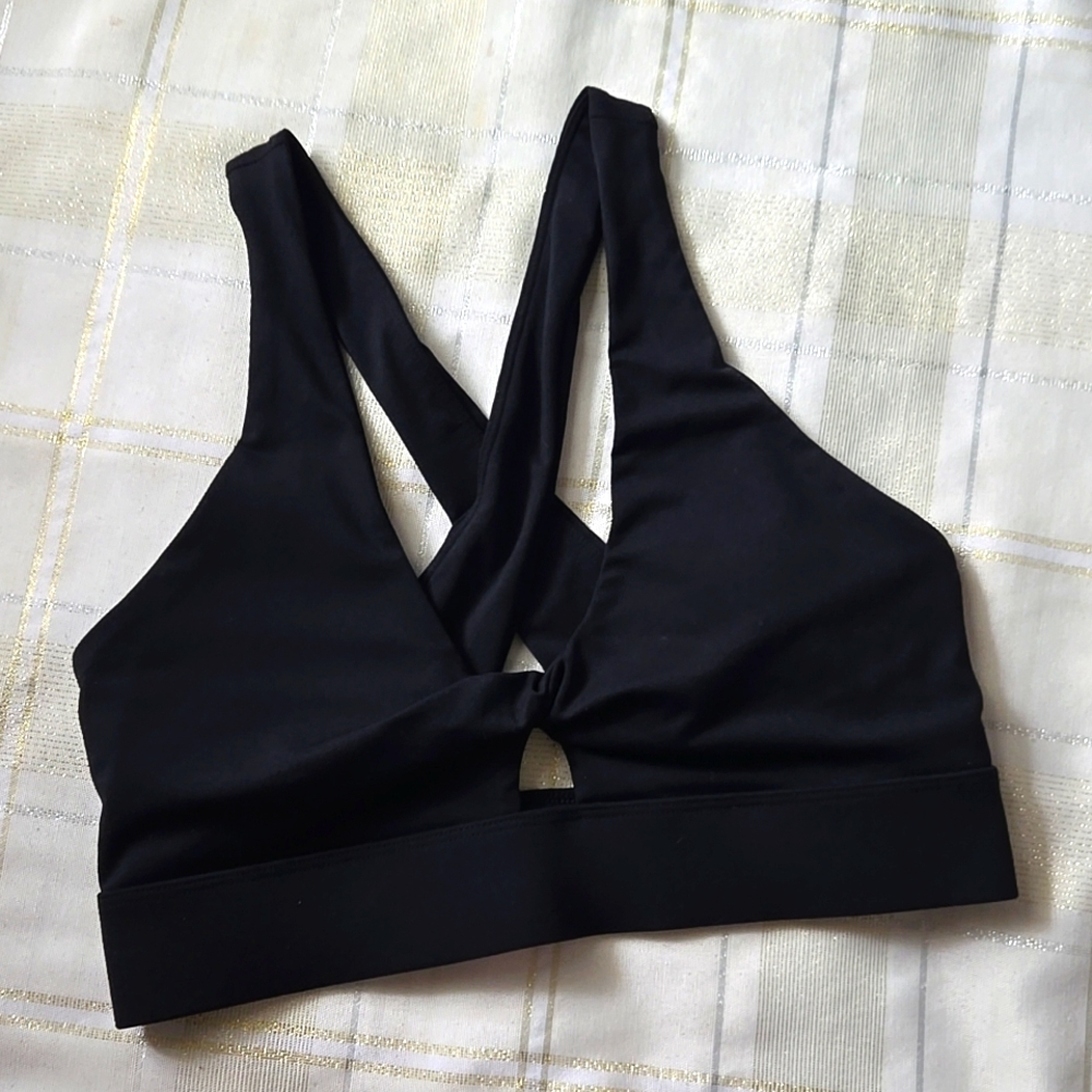 Fabletics Black Oasis Bra - Picture 4 of 10